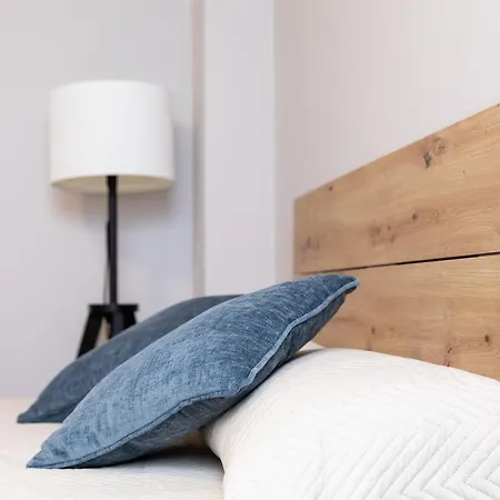 Muralla De - Casco Historico * Lugo